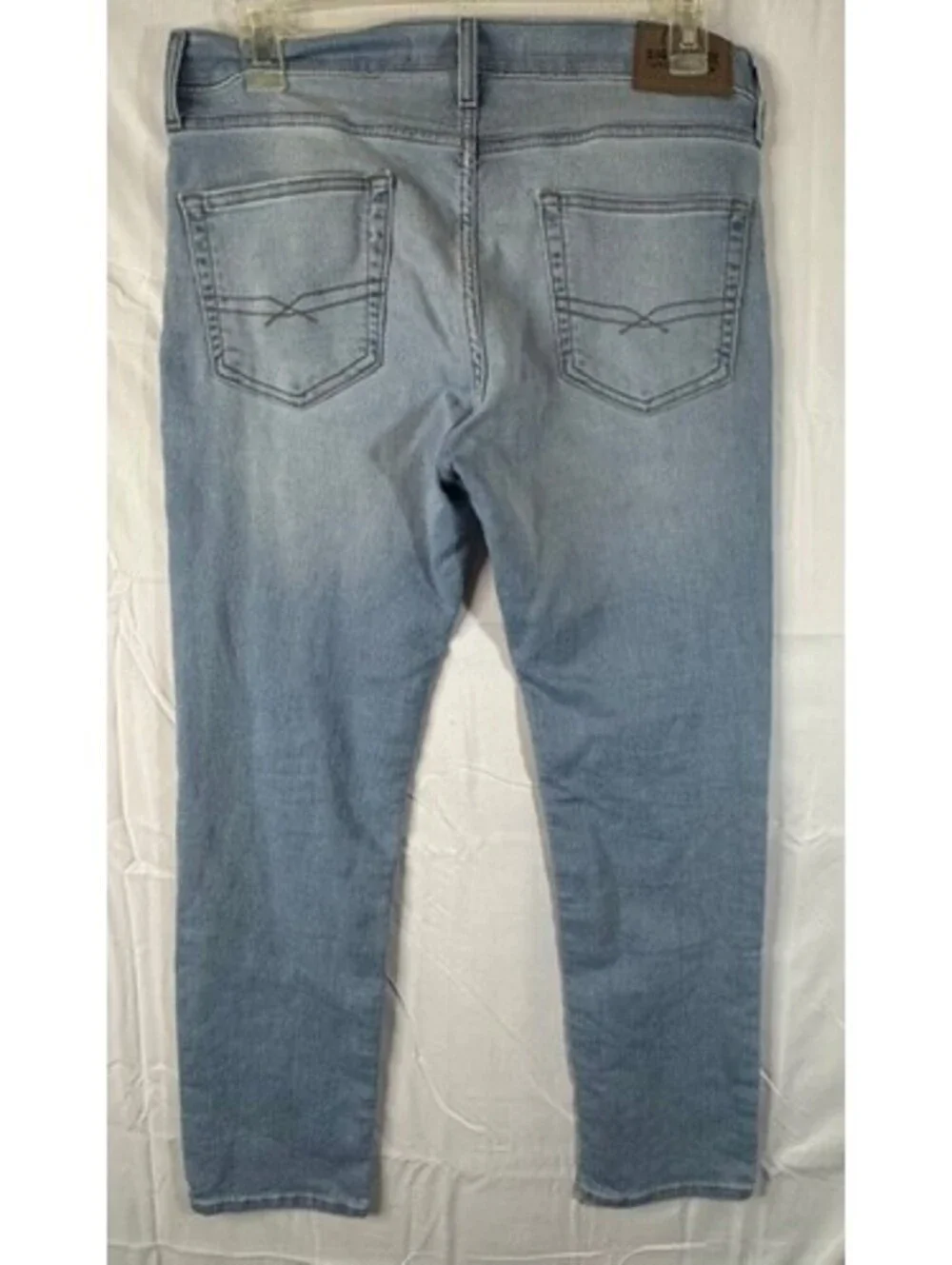 Signature Levi Jeans S37 Slim Light Wash Denim Stain Flaw